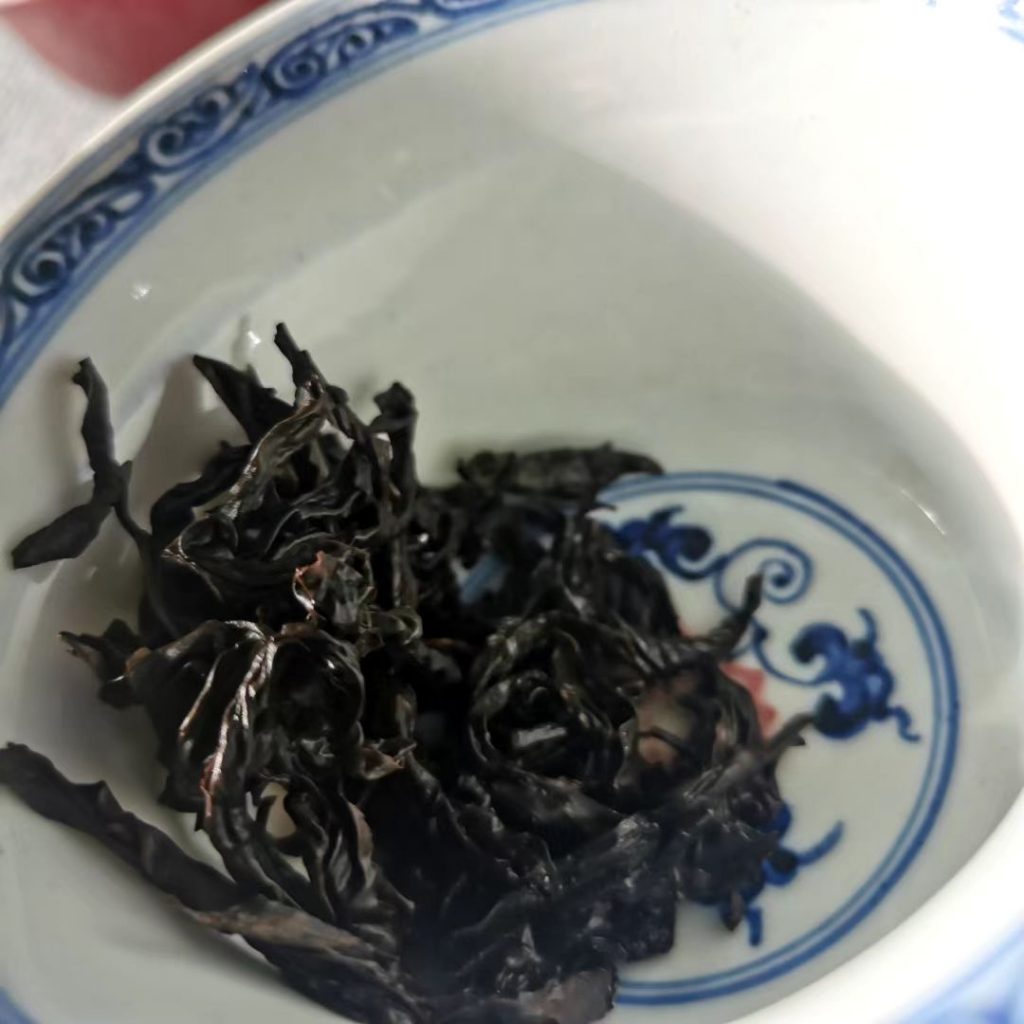 普洱茶有焦叶