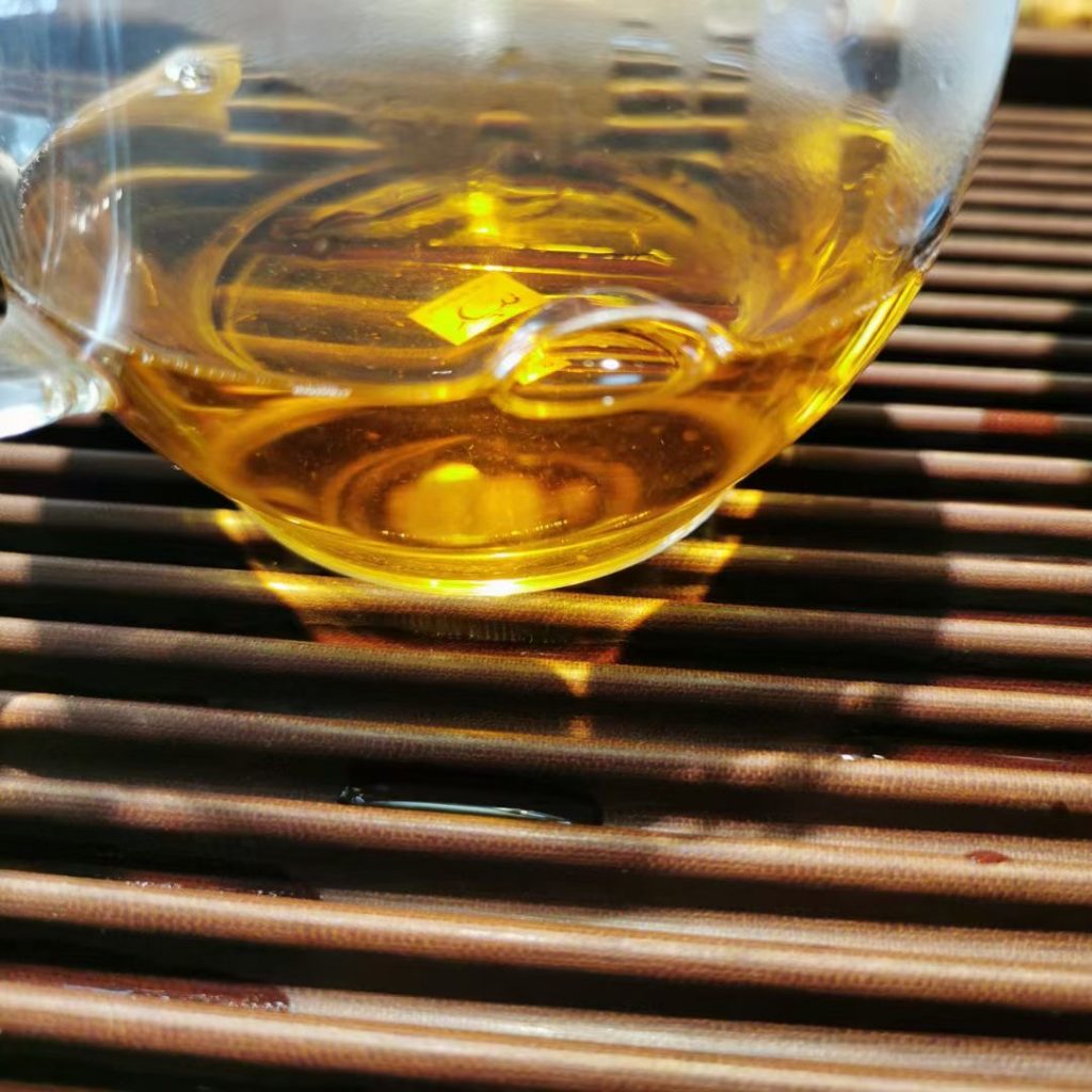 普洱茶用银器泡口感好吗